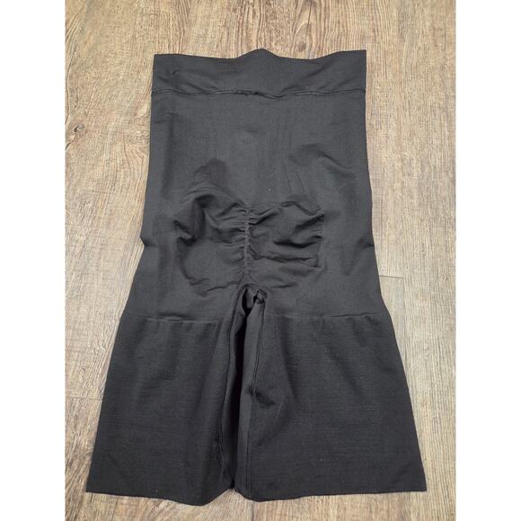 Victoria's Secret Shapewear Seamless Shaping Mid-Thigh Shorts Solid Black Medium - Picture 4 of 5